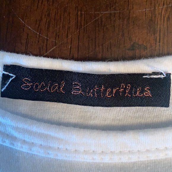 Social Butterflies crop top - Picture 2 of 3